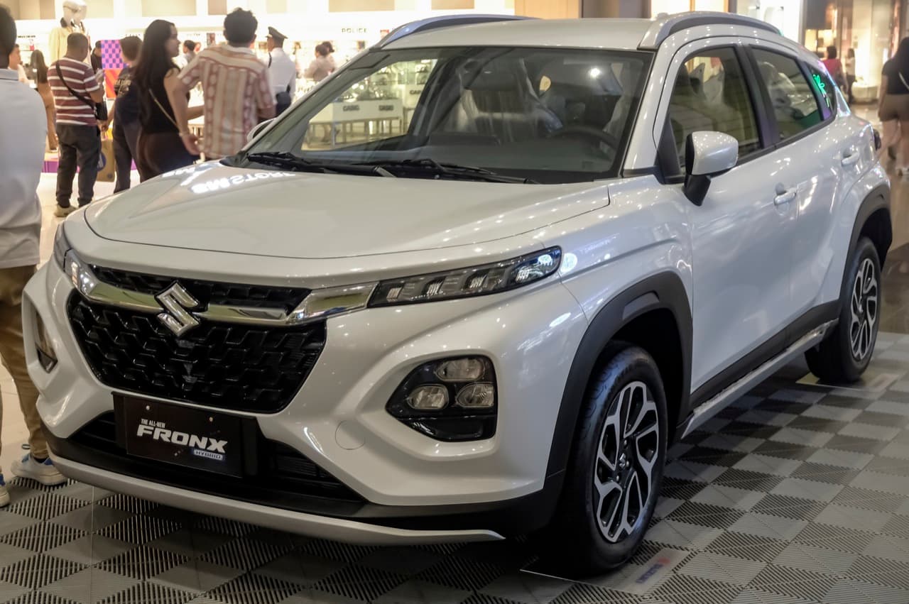 Suzuki Fronx crossover, front three-quarter view