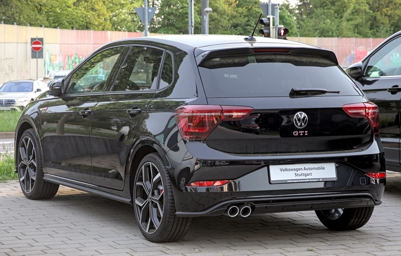 Volkswagen Polo rear three-quarter view