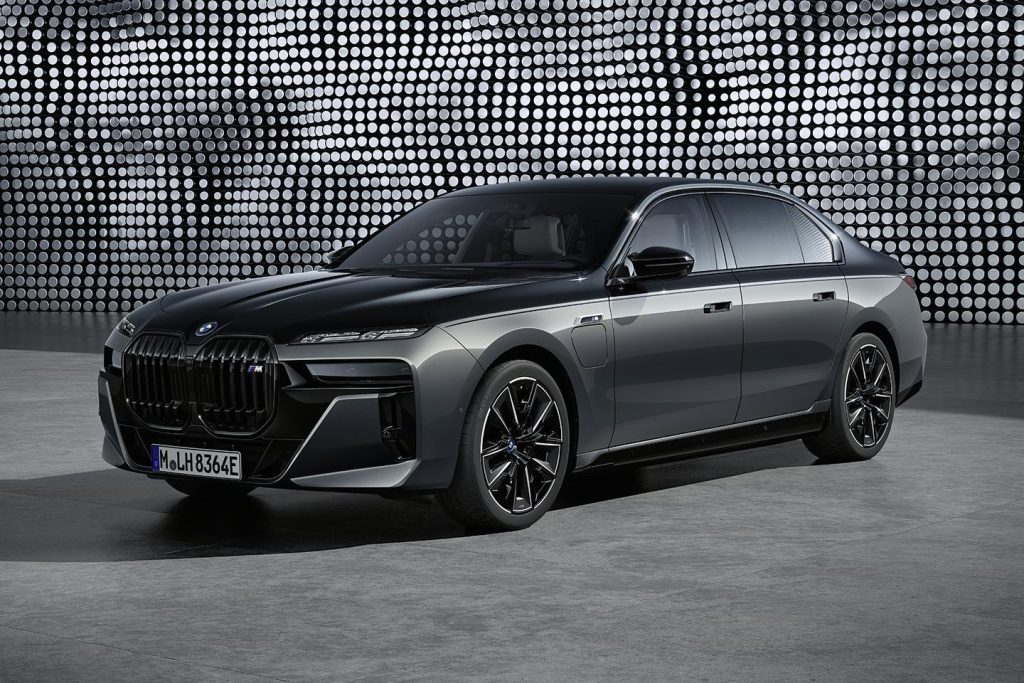 BMW i7